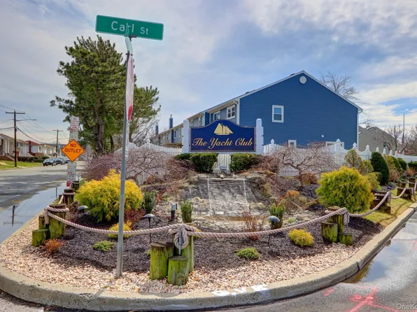 100 Baker Court #47, Island Park, NY 11558