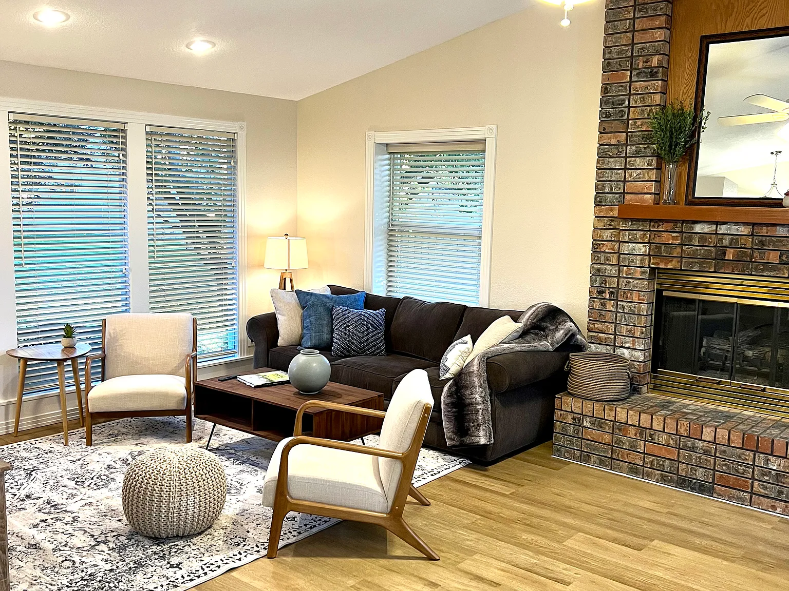 1411 E Woodvine Ct — Photo 4