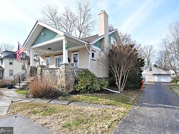 2nd image of 128 Oakdale Ave