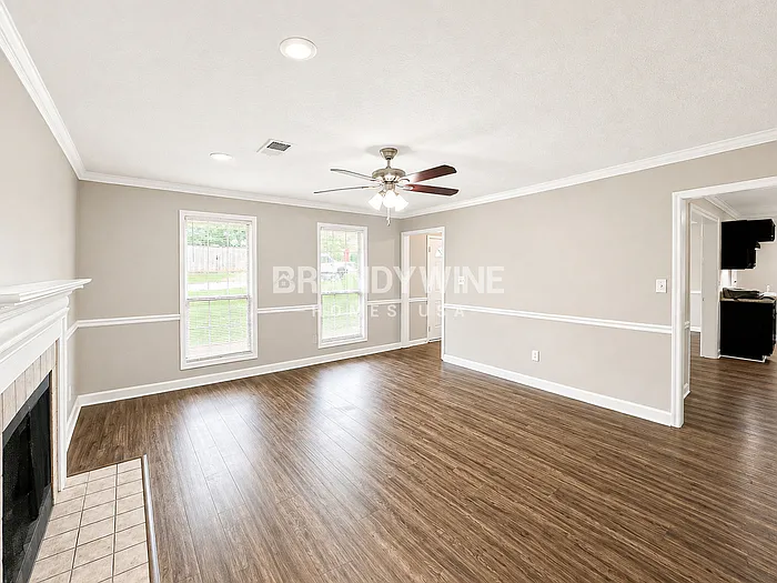 3 bed, 2.5 bath, 1572 sqft, $1,885 — Photo 4
