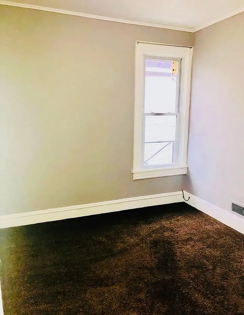 913 Nott St. — Photo 4