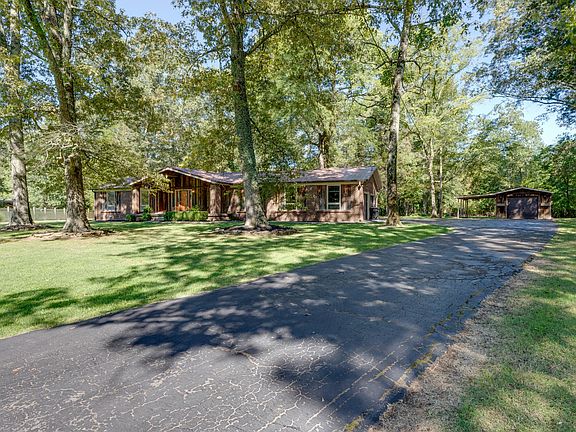 5th image of 1165 Deerwood Dr