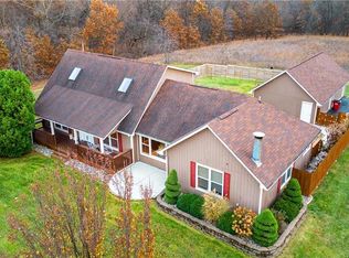 204 Lake Paradise Rd, Oak Grove, MO 64075