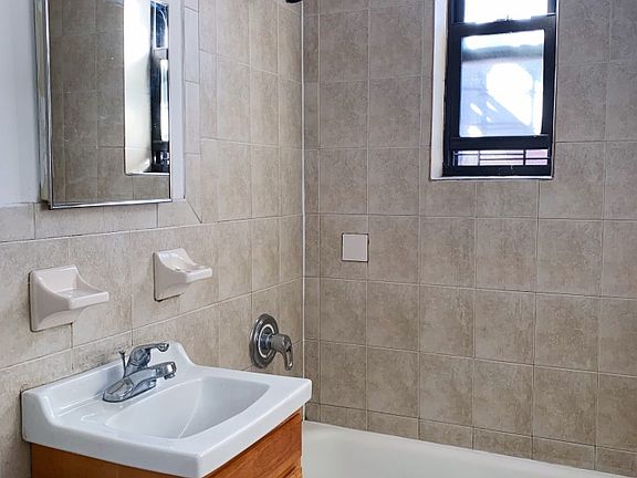 5th image of 4405 Macnish St APT 3B