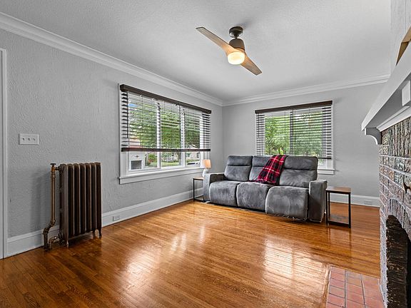 5th image of 2820 Cleveland St NE