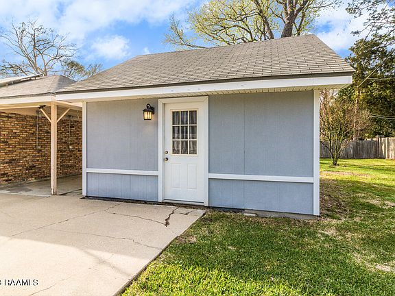 4th image of 309 Cambridge Dr