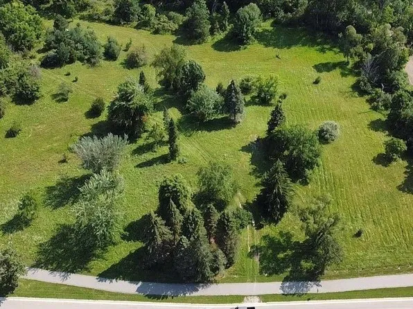 2451 Silverbell Rd, Rochester, MI 48306