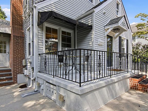 2nd image of 32 Franklin Avenue