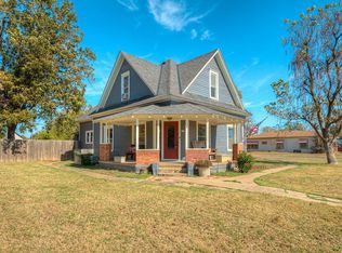 320 E Madison St, Crescent, OK 73028