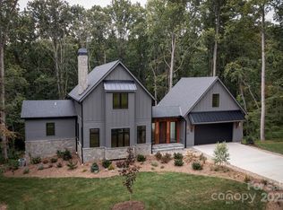 25 Ted Linn Dr, Fairview, NC 28730