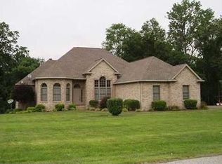 5325 Waterstone Dr, Mount Vernon, IN 47620