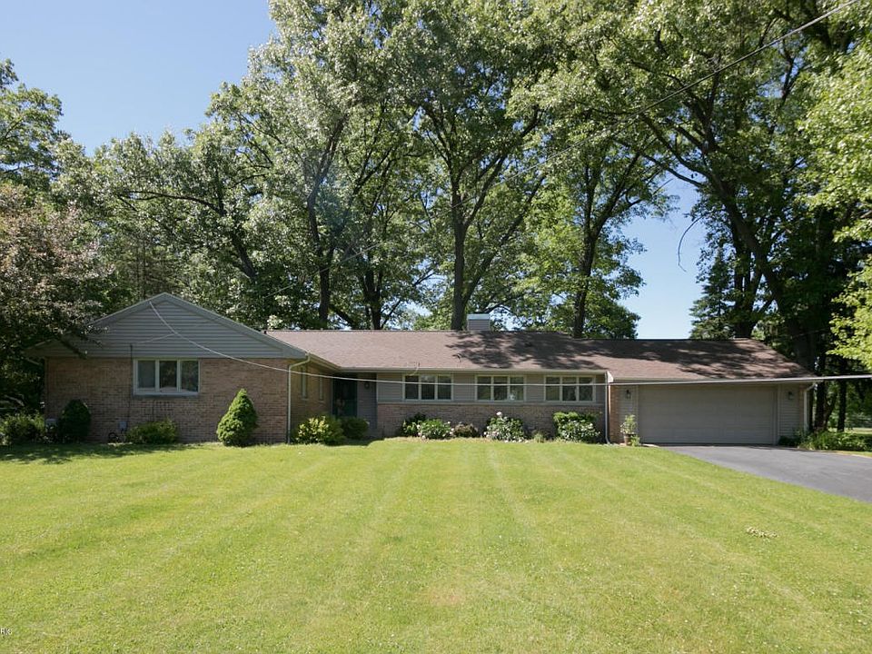 161FairwayDr-101