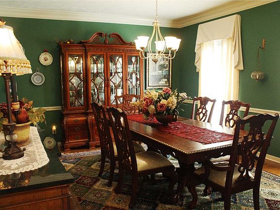 3rd image of 188 Woodlands Green Dr