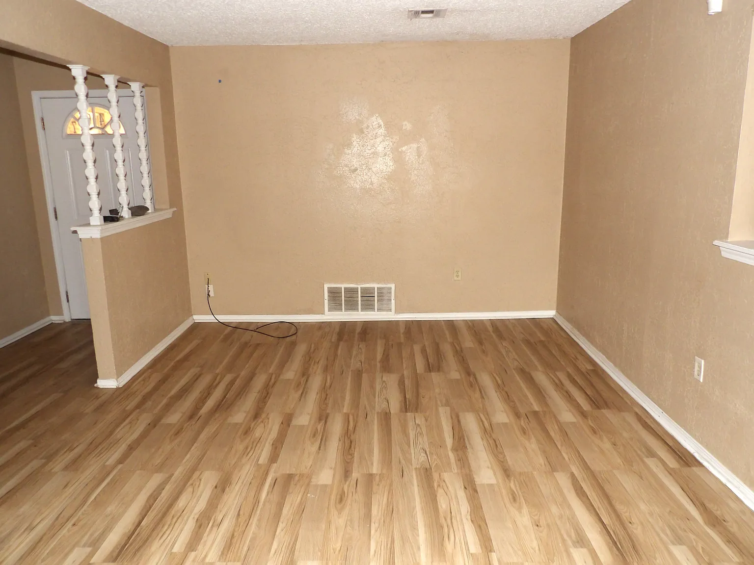 3 bed, 1208 sqft, $1,350 — Photo 3