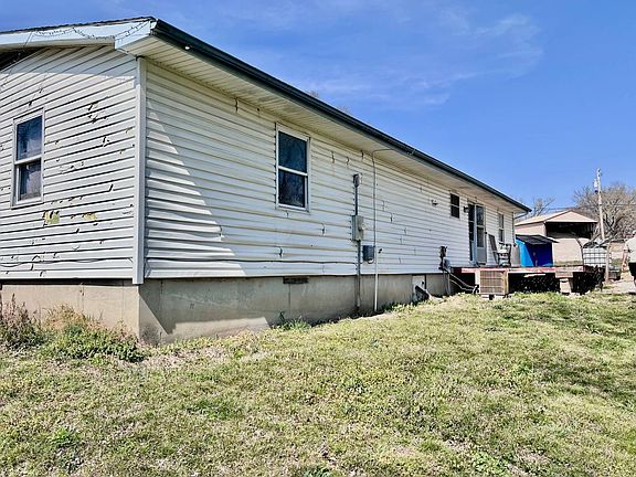 2nd image of 311 Main St