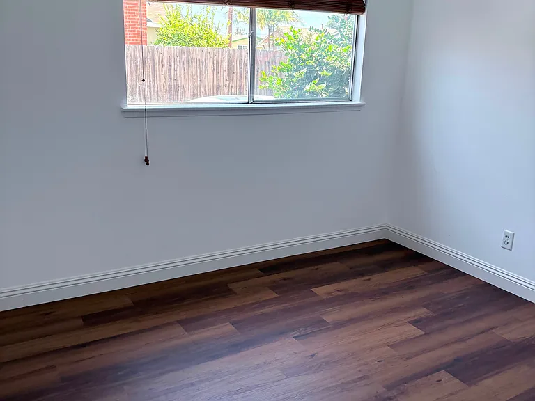6143 Chadwick Ave — Photo 8