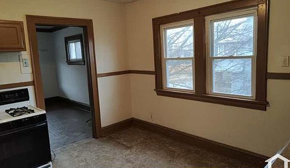 3rd image of 4082 E 143rd St