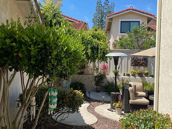 Walkway to Backyard