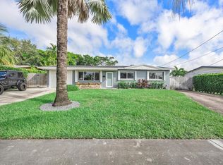 10521 SW 49th St, Miami, FL 33165