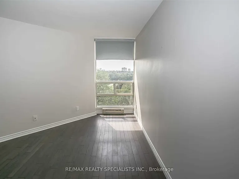 45 Kingsbridge Garden Cir #601 — Photo 15
