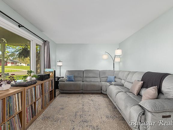 4th image of 2304 Westover Dr