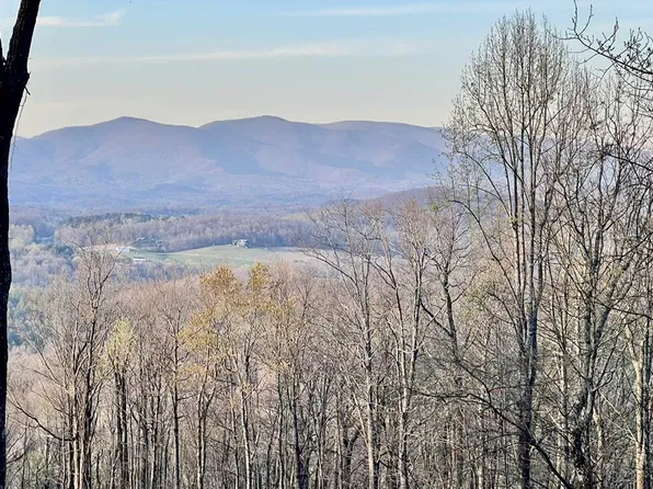 38 Bears Paw Dr, Ellijay, GA 30536