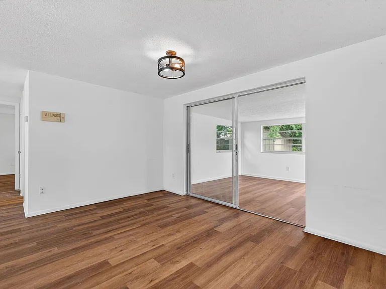 8626 Robilina Rd — Photo 17