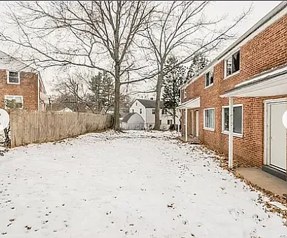 17 Woodlawn Cir #17 — Photo 7