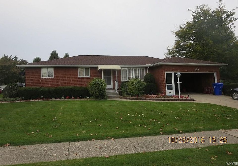 1st image of 368 Casimer St