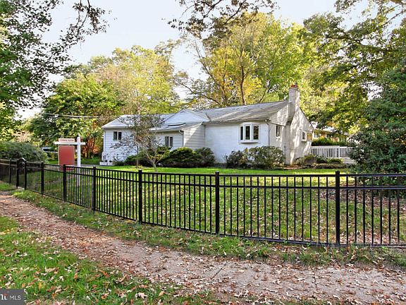 2nd image of 3237 Dye Dr