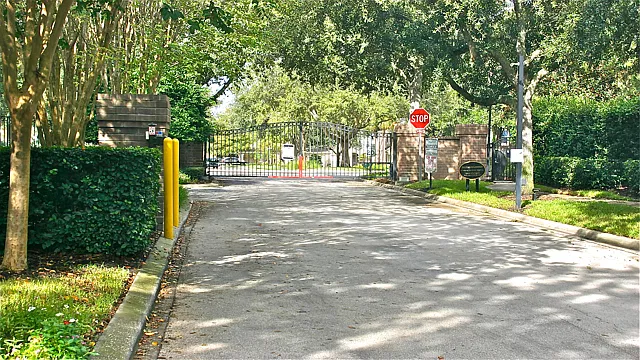 2 bed, 2.5 bath, 1138 sqft, $1,675 — Photo 2