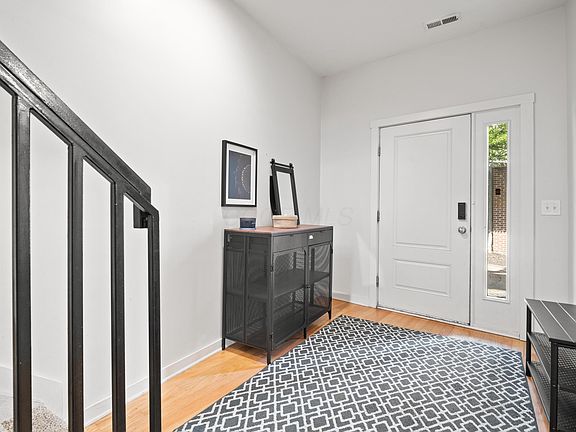 3rd image of 995 S Wall St
