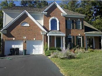 2nd image of 1423 Moore Pl SW