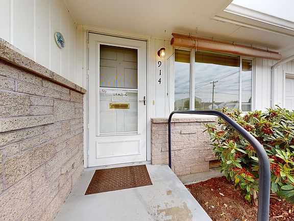 2nd image of 914 Columbia Ave #914