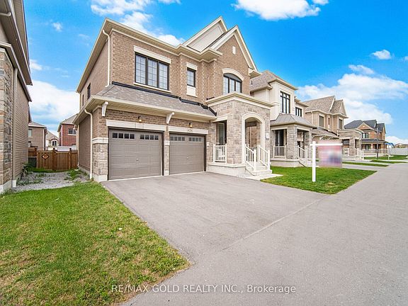 3rd image of 426 Coronation Rd