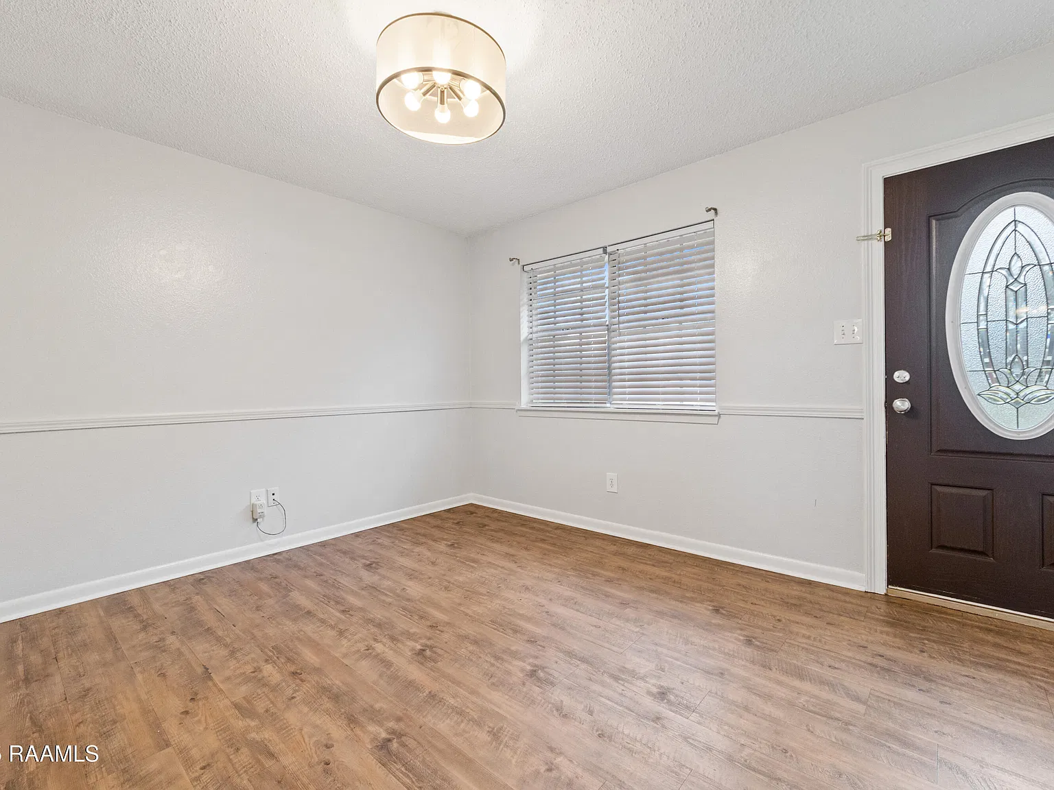 3 bed, 1200 sqft, $1,600 — Photo 3