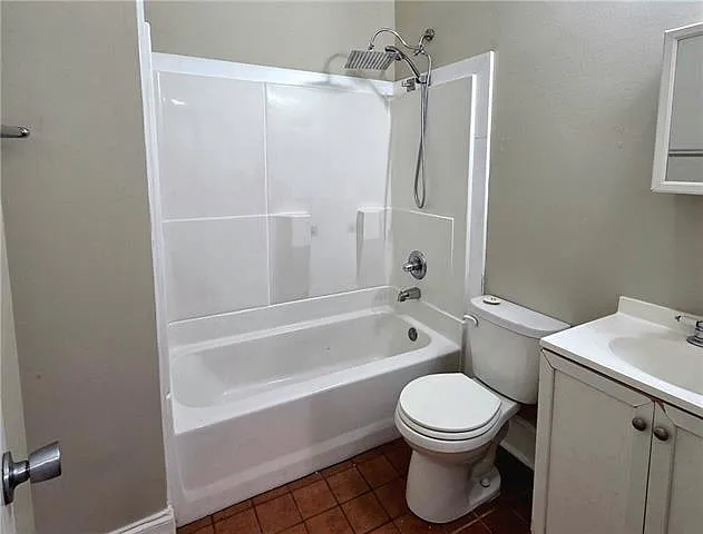 2319 Plaza Dr — Photo 9