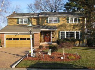 27 Daniels Dr, Clifton, NJ 07013