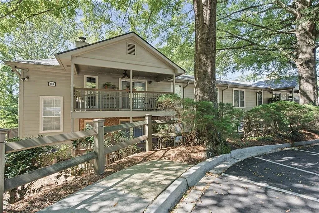 2 bed, 2.0 bath, 1187 sqft, $2,150 — Photo 1