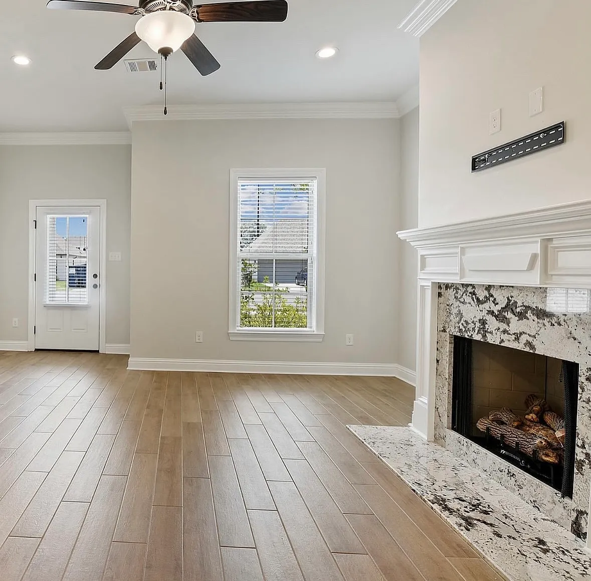 Building Photo - 14518 Sterling Oaks Dr