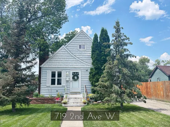 719 2nd Ave W, Williston, ND 58801