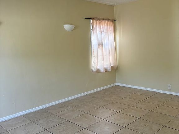 5th image of 553 W 95th St