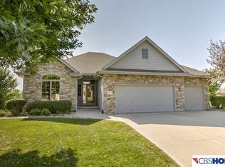 7014 S 100th Cir, La Vista, NE 68128