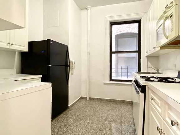 5th image of 229 W 101st St APT 5C