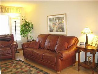 4th image of 502 N Thornwood Dr