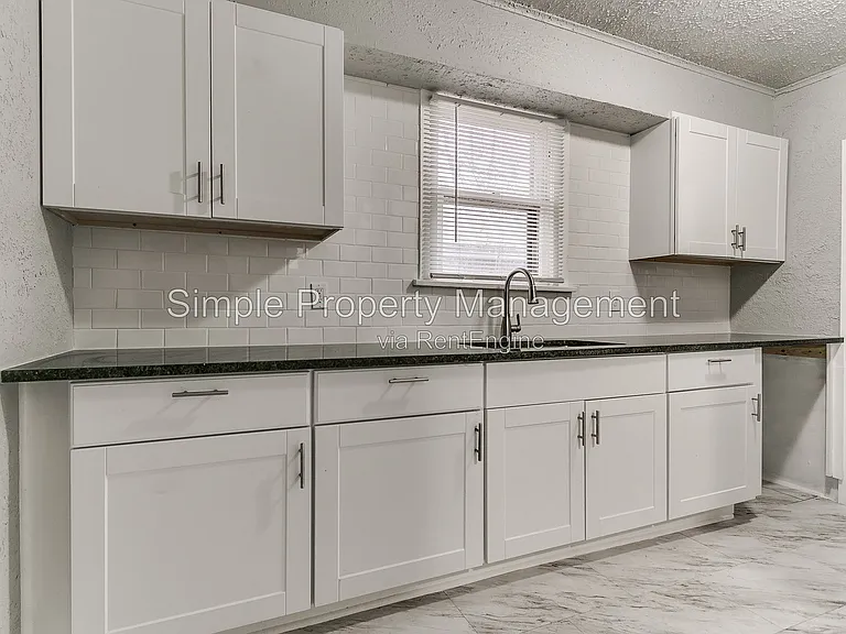 1728 NE Euclid St — Photo 13