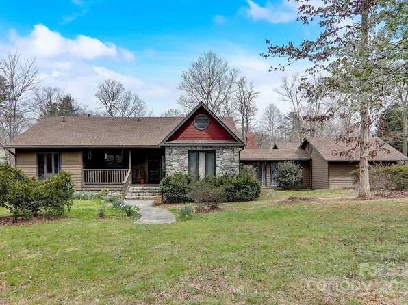 14 Blue Heron Dr, Mills River, NC 28759
