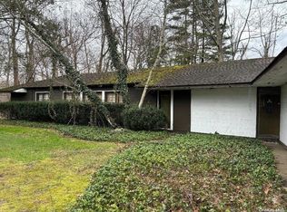 928A Middle Neck Rd, Great Neck, NY 11024