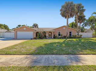 559 N Sonora Cir, Indialantic, FL 32903