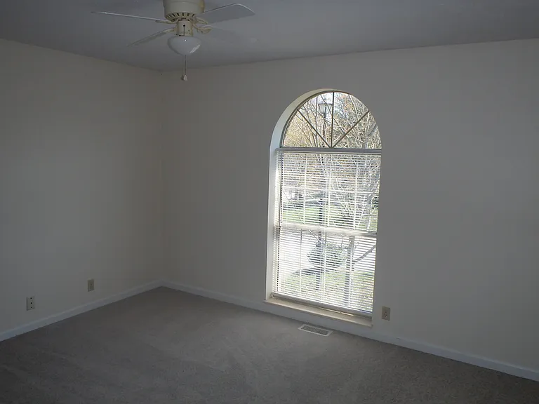 831 Claybrook Ct — Photo 14